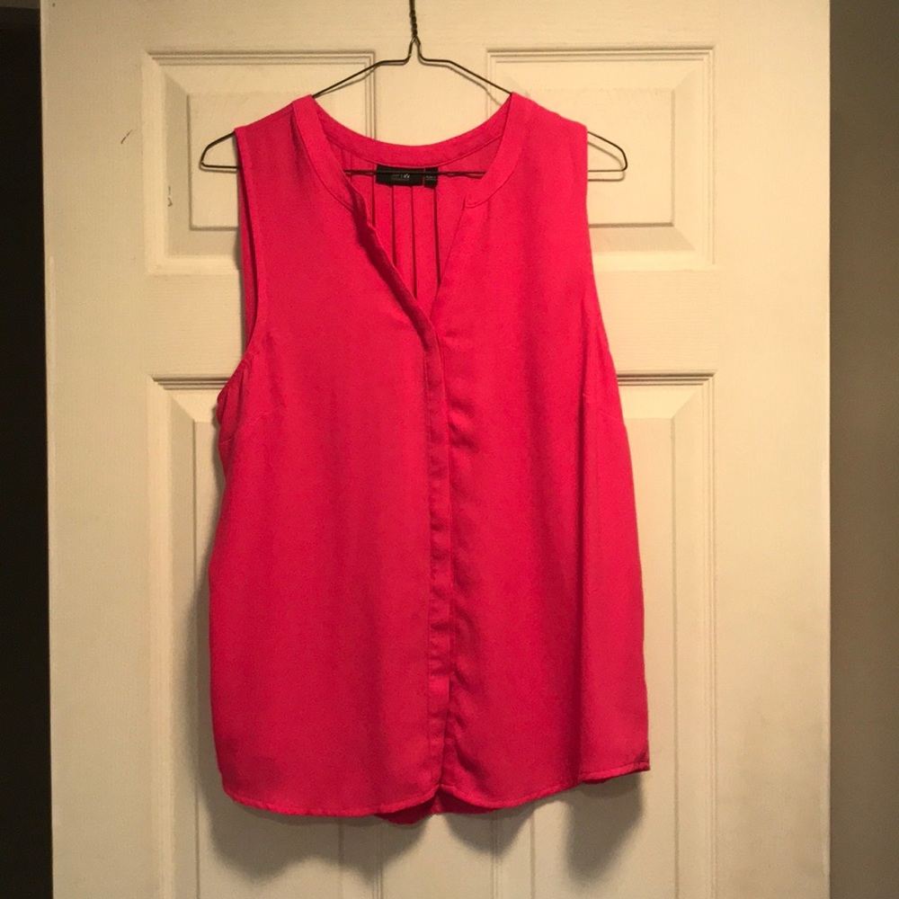 Hot pink sleeveless tank button up